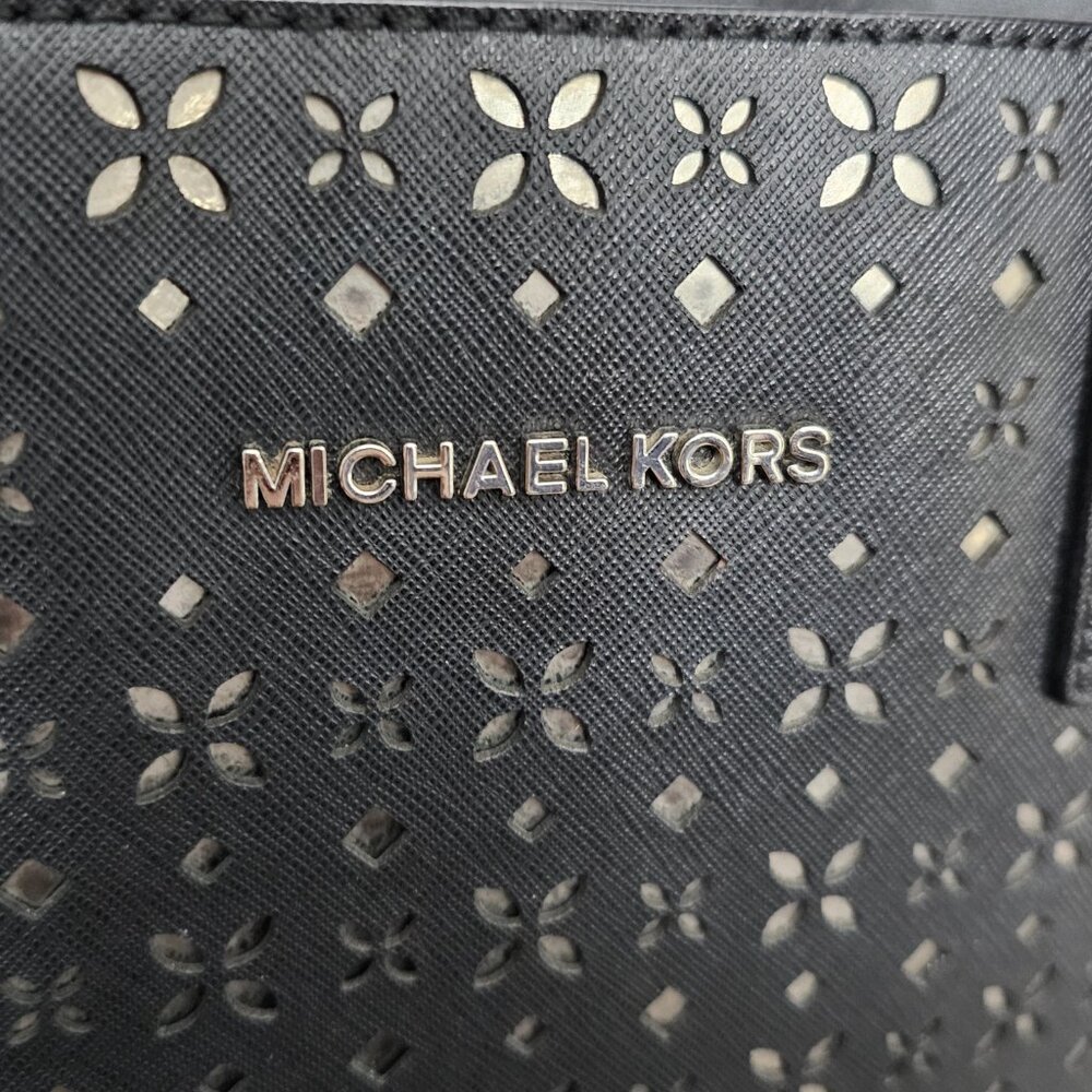 Michael Kors Hayley Tote Laser-cut Leather Medium Black And Silver Handbag COA - Picture 2 of 15